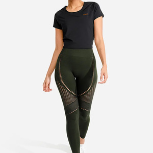 เสื้อยืดผู้หญิงทรงปกติ สไตล์ OEM สำหรับใส่ทุกวัน ลุคสบายๆ ความยาวปกติ แฟชั่นทันสมัย ทรงพอดีตัว - Product Image 3