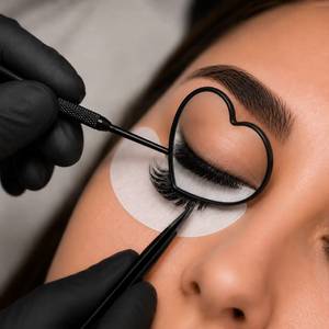 Espejo de Mano con Forma de Corazón, Espejo de Maquillaje con Mango Negro, Espejo Compacto Portátil - Product Image 5