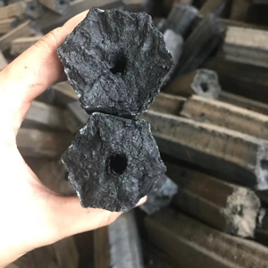 Carbón de Aserrín Grado AB, en Barra Hexagonal Cuadrada, de Larga Duración, Bajo en Cenizas, Alto Calor, Embalaje OEM, Carbón de Aserrín de Madera Dura de Vietnam - Product Image 1