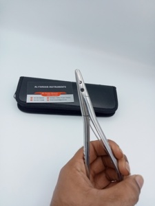 Pince à extensions de cheveux en acier inoxydable de qualité chirurgicale avec deux trous, utilisée pour ouvrir et fermer les perles, outils de coiffure - Product Image 5