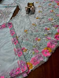 Lehenga choli ชุดเย็บปักตาข่ายแบบนุ่มชุดงานสำหรับงานแต่งงานและงานปาร์ตี้จากนักออกแบบชาวอินเดีย - Product Image 4