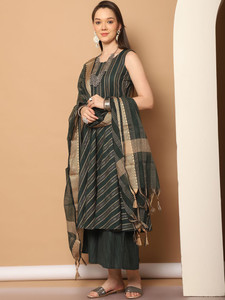 <b>Women</b> Traditional Green Cotton Digital Print <b>Kurta</b> Dupatta A-Line Sleeveless Regular Fit Knee-Length Quick Dry Casual Wear India - Product Image 4