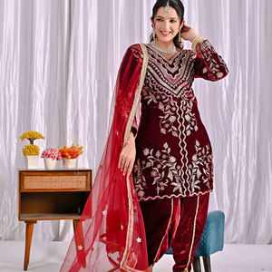 Ramdev Trading Kurta Moderna de Terciopelo Fendi para Mujer con Bordado Intenso, Ideal para Fiestas y Bodas, Todas las Estaciones, Secado Rápido, Corte Regular - Product Image 1