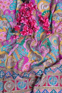 Tela de crepé natural verde menta con estampado floral y borde ornamental pesado para confección de vestidos Kurti de estilo étnico. - Product Image 4