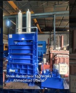 Presse à balles verticale hydraulique pour paille, double poteau, en plastique, 30 tonnes, équipement de compression industriel - Product Image 2