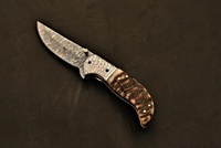 Couteau de chasse et de camping pliant en acier Damas fait main, manche en corne de cerf, clip de poche, multifonctionnel, artisanat haut de gamme, cadeau OEM/ODM