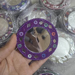 กระจกทำด้วยมือ Gota patti และ beadwork ทำด้วยมืองานศิลปะแบบดั้งเดิมของราชสถานเพื่อความสง่างามทันสมัยและเป็นของขวัญตามเทศกาล - Product Image 1