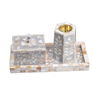 Mabkhara de luxe pour offrir en cadeau pour le Ramadan Kareem et les célébrations de l'Aïd, élégant brûleur d'encens arabe décoré de nacre artisanale - Product Image 3