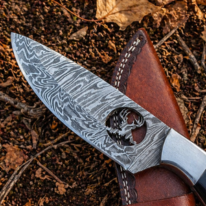 Cuchillo de Camping Personalizado Hecho a Mano de Acero de Damasco con Punta Clip de 3mm, Mango de Cuerno Negro, Funda de Cuero, Grado DIY, OEM Disponible, 9 pulgadas - Product Image 3