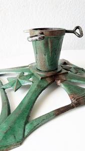 Base Metálica Vintage para Árbol de Navidad, Color Verde Francia - Product Image 3