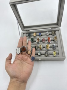 Lot de bagues en laiton avec pierres précieuses assorties, sertissage clos, pierres naturelles mélangées, bijoux de mode, fabricant en gros - Product Image 4
