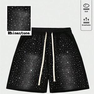 กางเกงขาสั้นผู้ชายไซส์ใหญ่ ผ้าแคนวาสคุณภาพสูง เอวกลาง ยางยืด หนานุ่ม แต่งลายขาดๆ  ปักโลโก้ตามสั่ง ประดับคริสตัล ระบายอากาศได้ดี - Product Image 1