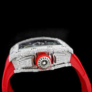 นาฬิกาหนังสีแดงคุณภาพพรีเมียม ดีไซน์หรูหรา ประดับเพชรโมอิสซาไนต์ พร้อมสายหนังแท้และบรรจุภัณฑ์แบบกำหนดเอง มีจำหน่ายในปริมาณมาก - Product Image 3