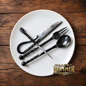 Ensemble de couverts de style médiéval forgés à la main, comprenant une cuillère, une fourchette, un couteau à dîner et un piqueur, vaisselle rustique de style Viking. - Product Image 2