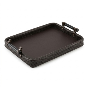 Plateau de service rectangulaire en rotin synthétique brun avec poignées en bois, design géométrique moderne pour le dîner - Product Image 2