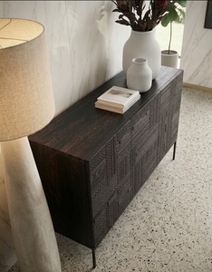 Aparador Moderno de Madera Maciza con Tallado Tribal y Acabado Oscuro para Sala de Estar, Entrada, Comedor y Bar en Casa - Product Image 4
