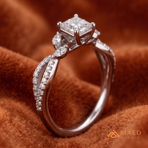 Anillo de compromiso de moissanita con corte princesa, conjunto de plata de ley con pavé y bandas nupciales retorcidas, joyería para eventos de boda, regalo para ella - Product Image 5