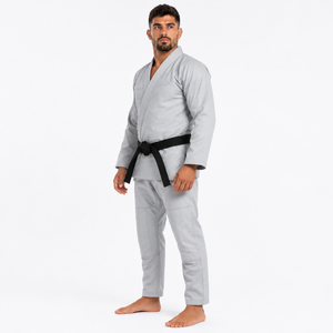 Traje de BJJ de alta calidad con material ligero, puntos de refuerzo y movilidad superior para entrenamiento y competición. - Product Image 4