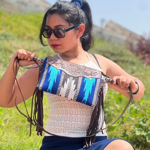 Sac à bandoulière fait main en cuir véritable usiné à la main pour femmes, couverture de selle, sacs à main en laine aztèque personnalisés - Product Image 2