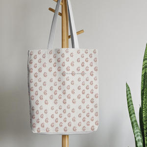 Sac de shopping minimaliste imprimé à la main avec des motifs floraux, sacs de shopping lavables avec logo, sacs à vêtements imprimés personnalisés - Product Image 1