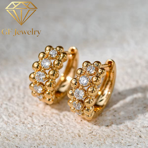Pendientes de Aro Huggie con Cuentas de Oro Sólido de 18K, Diamantes Redondos Cultivados en Laboratorio, Joyería Fina para Mujer, Banquete - Product Image 3