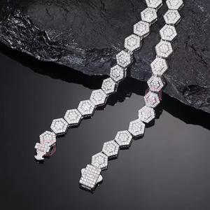 สร้อยคอรูปหกเหลี่ยมพรีเมียม เครื่องประดับจี้และชาร์มชั้นดี เงินแท้ S925 ชุบโรเดียม ประดับด้วยมอยส์ซาไนต์ - Product Image 3