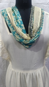 Écharpe bleu turquoise imprimée à la main, en coton léger, paréo de plage, sarong doux d'été, foulard de cou, tenue bohème de villégiature - Product Image 4