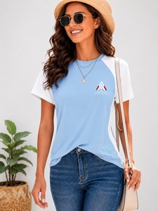 เสื้อยืดผู้หญิงคุณภาพสูง ผลิตจากวัสดุที่ทนทานเพื่อความสบายที่ยาวนาน สไตล์ทันสมัย และเหมาะสำหรับการใช้งานในชีวิตประจำวัน - Product Image 1