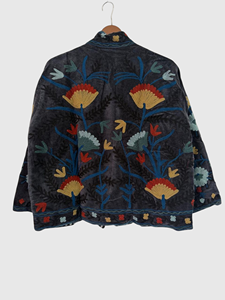 Chaqueta de terciopelo con cuello mandarín y bordado floral a mano, manga larga, para adultos, estilo elegante, para invierno. - Product Image 2