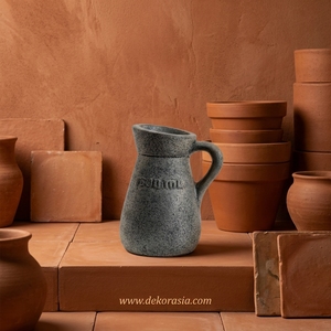 Vase-pichet en céramique rustique gris foncé Roso L, fait main en terre cuite, vase décoratif de table personnalisable pour la maison et l'hôtel - Product Image 6