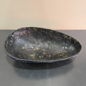 Bandeja de Almacenamiento Decorativa Moderna en Forma de Huevo, de Aluminio, Acabado Negro y Dorado, Decoración para el Hogar, Artesanía Metálica, Diseño Artesanal, TR600 - Product Image 1