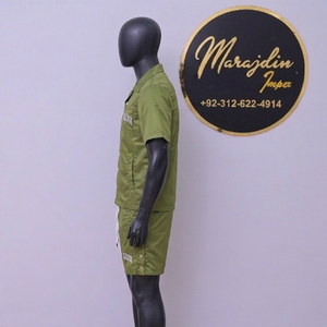 ชุดเซ็ตเสื้อแจ็คเก็ตและกางเกงขาสั้นผ้าฝ้ายพิมพ์ลายแบบแอซิดวอชสำหรับผู้ชาย น้ำหนักเบา ดีไซน์กันลมคุณภาพสูง ไซส์ใหญ่ ทันสมัย มีสไตล์ - Product Image 3