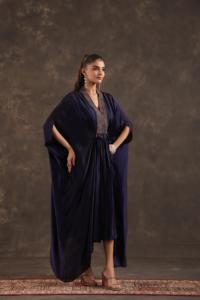 Vestido Kaftan con Capas en Color Violeta Intenso - Product Image 1
