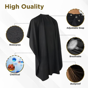 Capa de Peluquería Negra Personalizada, Impermeable, de Nailon/Poliéster, con Impresión por Sublimación, para Uso Profesional, con Logotipo Personalizado - Product Image 5
