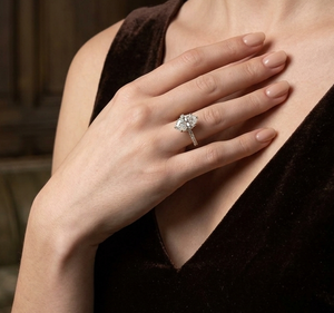 Anillo de Boda Clásico de Oro Rosa de 18K con Diamante Cultivado en Laboratorio, Certificado IGI, Corte Pera, Engaste de 6 Puntas, para Mujer - Product Image 3