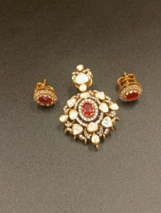 Juego de Colgantes Chapados en Oro Vintage de Amaira Jewels, Diseño de Flor con Corte de Pera Doble en Rojo, Joyería de Boda para Mujer SM-860, Chapado en Oro sobre Plata - Product Image 4