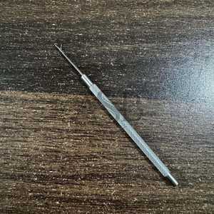 อุปกรณ์ต่อผมคุณภาพสูง เข็มถัก 4 อัน ที่จับสแตนเลส 1 อัน ตะขอระบายอากาศ ตะขอโครเชต์สำหรับวิกผม - Product Image 2