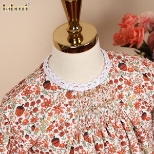 Robe en velours côtelé smockée avec col en dentelle robe florale ODM/OEM robes smockées en gros pour filles fabricant Vietnam - DR4273 - Product Image 4