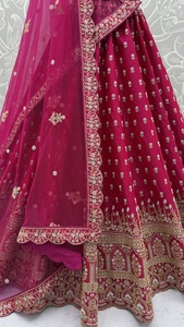 Prix d'usine OEM – Lehenga Choli en soie rose respirant de qualité supérieure pour l'été, tenue ethnique indienne traditionnelle brodée, Ghagra de mariée - Product Image 4