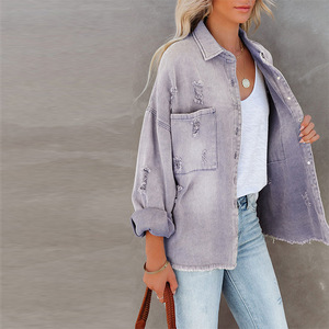 Chaqueta vaquera vintage para mujer con logo personalizado, estilo holgado, lavado, rasgado y borde con borlas - Product Image 2