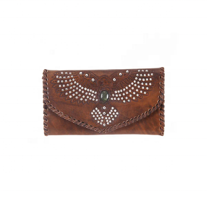 การออกแบบนกฮูกประดับด้วยเงินด้วยมือล้อมรอบหินลาบราดอไรต์บนหนังวัวสีน้ำตาลวินเทจวาดด้วยมือ - Product Image 1