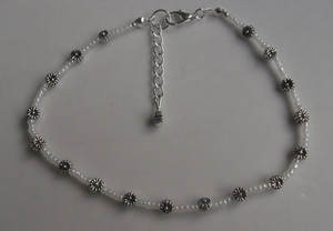 Nouveauté 2025 : Bracelet de cheville Daisy en argent sterling 925, bijou délicat en forme de chaîne de marguerites pour femmes et jeunes filles, idéal pour les mariages et les fêtes. - Product Image 2