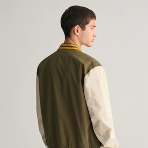 Blouson universitaire moderne pour femme en mélange de laine à col montant, faible MOQ, broderie personnalisée, tissu tissé, directement de l'usine - Product Image 3
