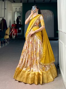 Atractivo Lehenga Choli de Diseñador para Fiestas con Hermosa Dupatta, Lehenga Choli de Diseñador para Bodas con un Toque Elegante - Product Image 2
