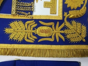 Tablier de Grand Officier de Loge Bleue avec diverses broderies dorées et cuir blanc argenté - Product Image 5