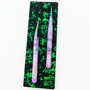 Pinzas de Volumen Profesionales para Pestañas, con Punta Inclinada, Antimagnéticas, Agarre Perfecto, Acero Inoxidable Japonés Moderno, Suaves - Product Image 1