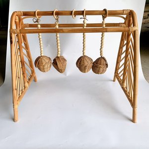 Portique d'activités pour bébé en rotin fait main, style bois, pour chambre d'enfant, jouets écologiques, meuble de chambre pour enfants - Product Image 3