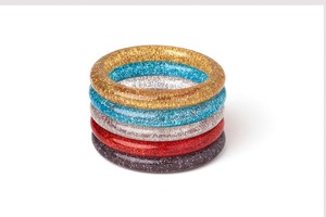 Bracelet en résine coloré sculpté à la main, bijoux personnalisés, couleur, taille et design sur mesure pour filles et femmes, fabriqué en Inde - Product Image 2