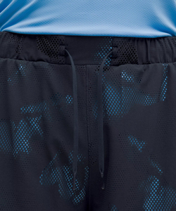 Découvrez des shorts cargo pour hommes durables, conçus pour un confort et une utilité maximales, dotés de matériaux de qualité supérieure et de poches sécurisées. - Product Image 5