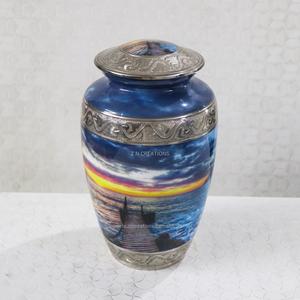 Urne funéraire classique en aluminium gravée avec vue sur la nature, pour cendres humaines, 10 pouces, urne adulte. - Product Image 4